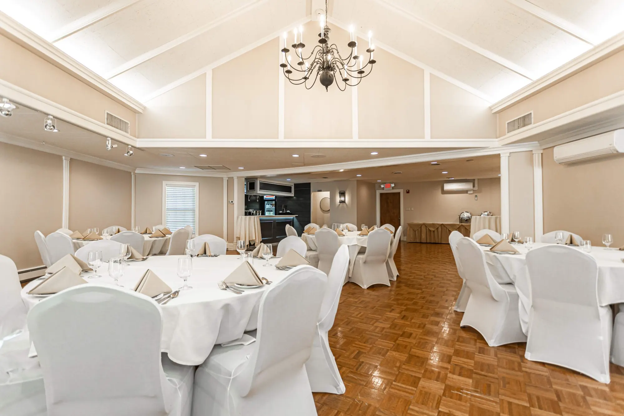 Plumsteadville wedding reception and packed dance floor — Accent Event Group